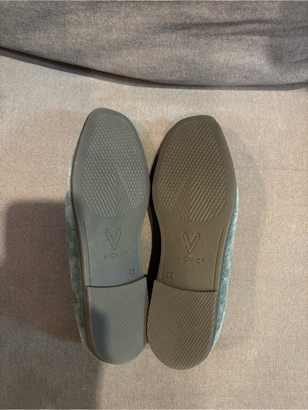 Vionic Women’s Willa 2.0 Loafers Size 7.5 Scarab Suede - Picture 4 of 7